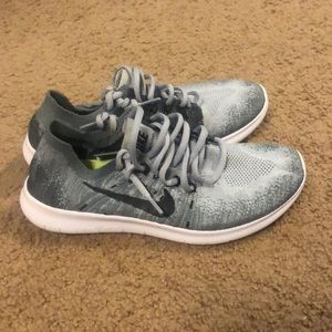 Nike free run flynit